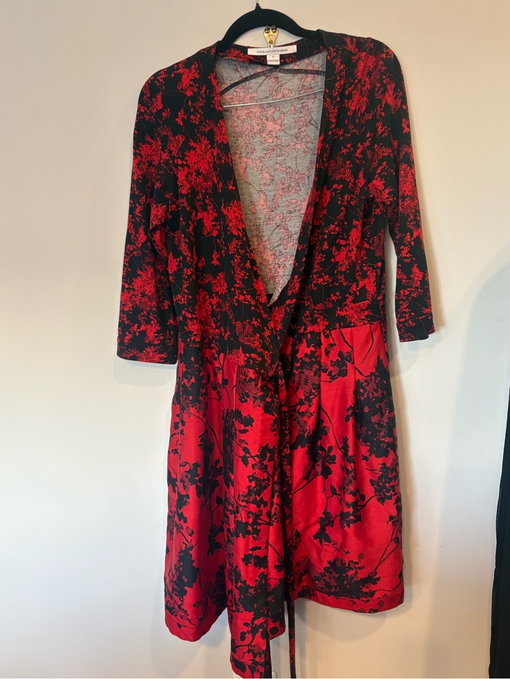 Diane von Furstenberg silk & wool wrap dress sz 12